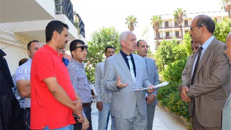 قيادات جامعة أسيوط تتفقد استعدادات المدن الجامعية للعام الدراسى