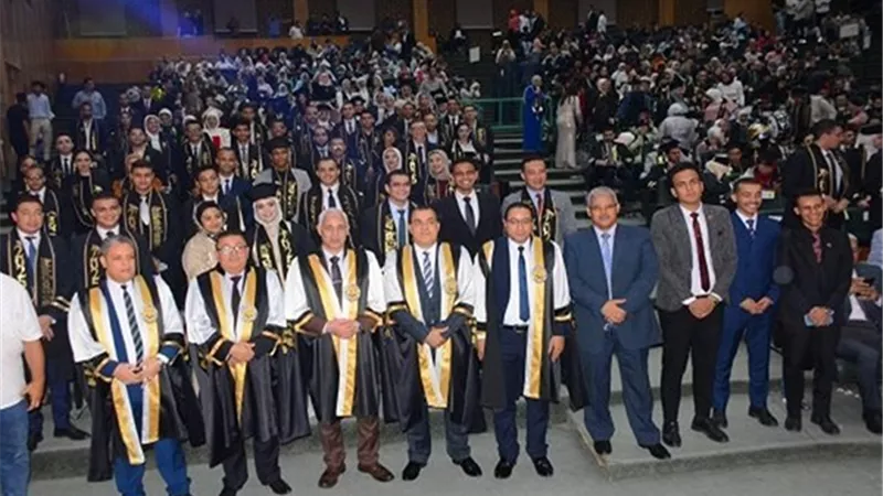 حقوق أسيوط تفتح آفاقًا دولية أمام خريجي برنامج اللغة الإنجليزية