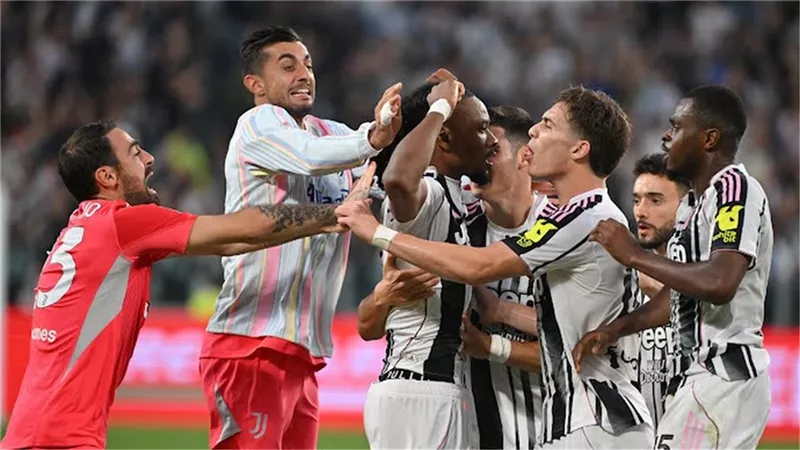 يوفنتوس يتخطي إنتر ميلان برباعية ويتصدر الدوري الإيطالي