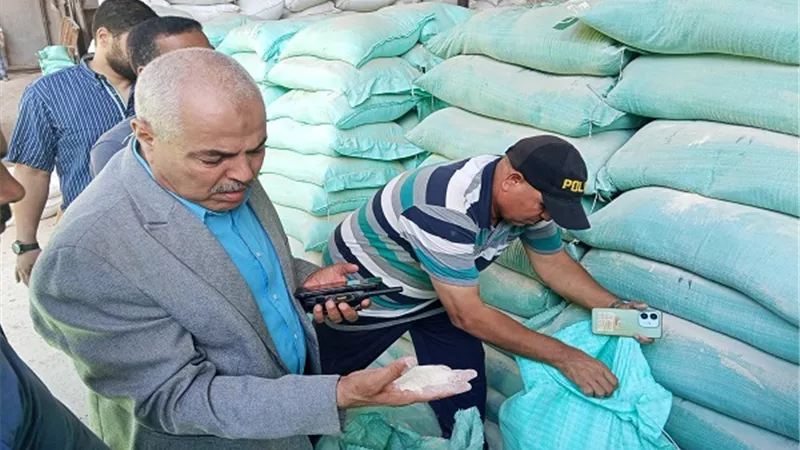 ضبط 99 مخالفة تموينية خلال حملات رقابية على الأسواق بالمنيا