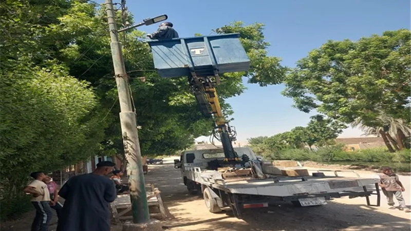 تمهيد وتسوية طريق المهدية وجسر العقيل بأرمنت جنوب غرب الأقصر