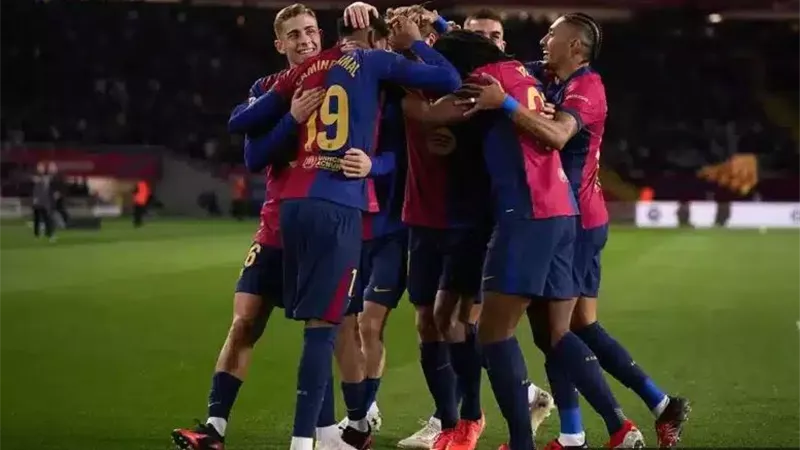 تشكيل برشلونة أمام فالنسيا.. رافينها يقود الهجوم