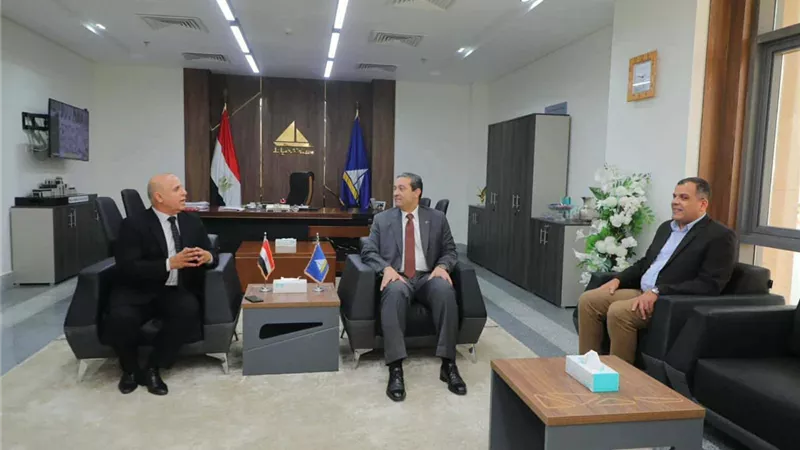محافظ دمياط يستقبل مساعد وزير التربية والتعليم