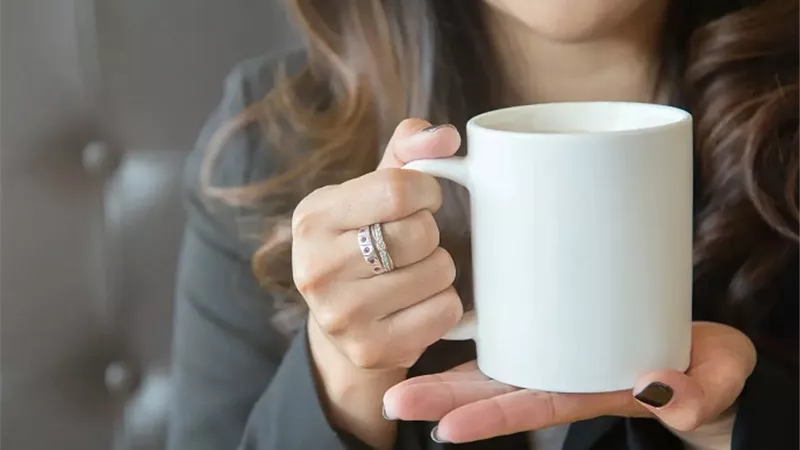 مشروب شائع يكشف عن مفتاح الحماية من الزهايمر