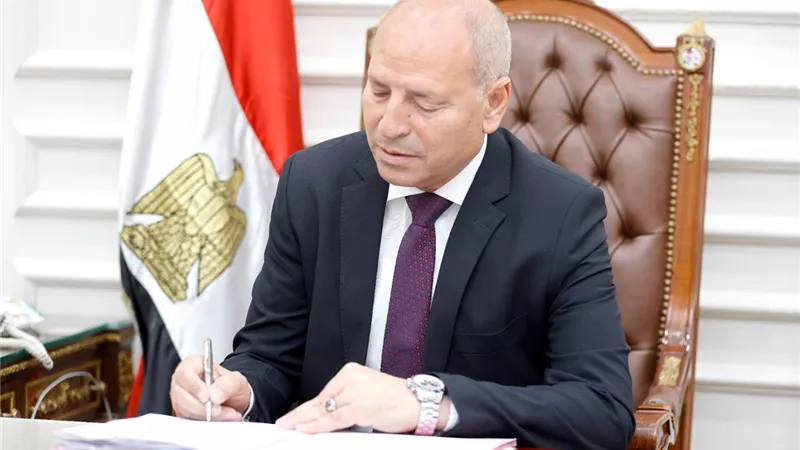 محافظ القاهرة: تأخر أي طالب فى دفع المصروفات لا يمنعه من الانتظام فى الدراسة