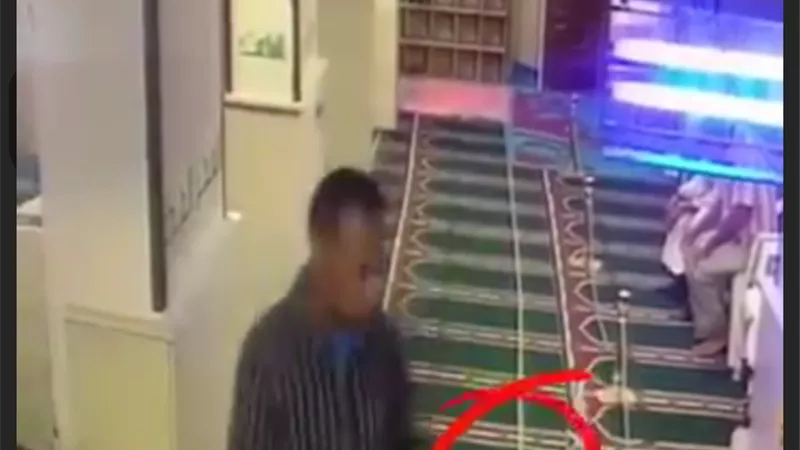 ضبط عاطل سرق هاتف محمول من داخل أحد المساجد بالإسكندرية