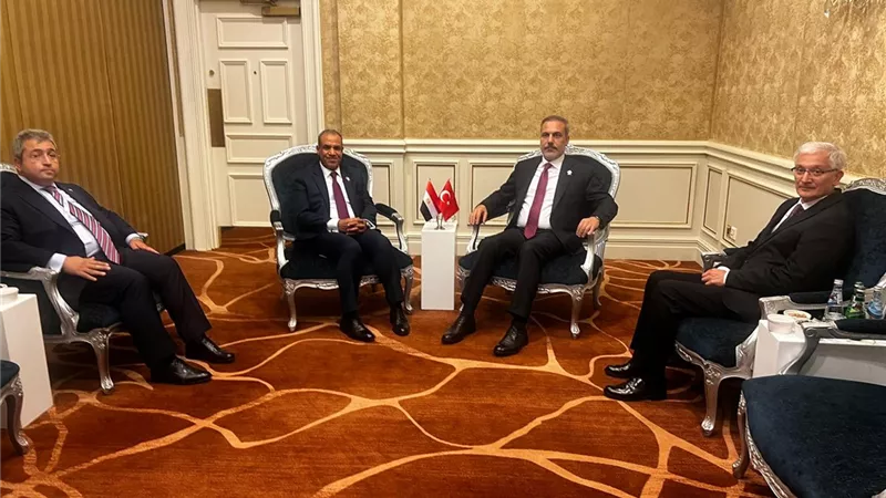 وزير الخارجية يلتقي نظيره التركي على هامش أعمال الاجتماع الوزاري