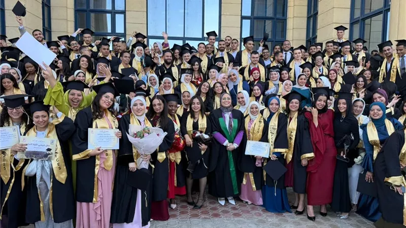 تجارة القاهرة تحتفل بتخريج دفعة ٢٠٢٥