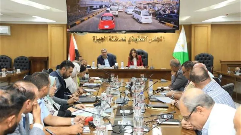 قيادات محافظ الجيزة تلتقى ممثلى الفنادق بمحيط المتحف الكبير