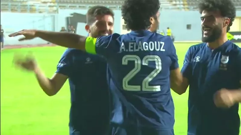 العجوز يحرز هدف التعادل لـ إنبي في شباك الأهلي