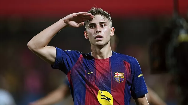 برشلونة يسحق فالنسيا بسداسية تاريخية في الليغا