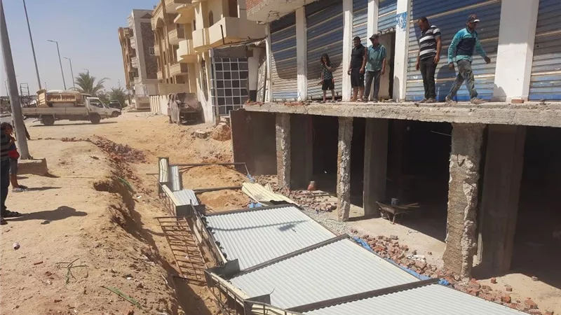 حملة موسعة لإزالة الإشغالات بالعاشر من رمضان .. صور
