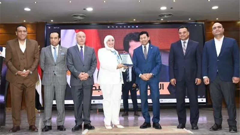 وزير الشباب والرياضة يشهد مؤتمر تمكين المرأة للاتحاد العام لشباب العمال