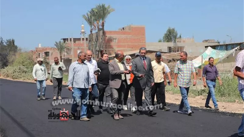 محافظ دمياط يتفقد أعمال الرصف بطريق كفر شحاتة