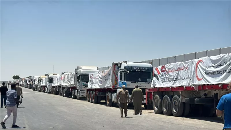 محملة بالغذاء والدواء.. مصر ترسل قافلة المساعدات الـ37 إلى غزة