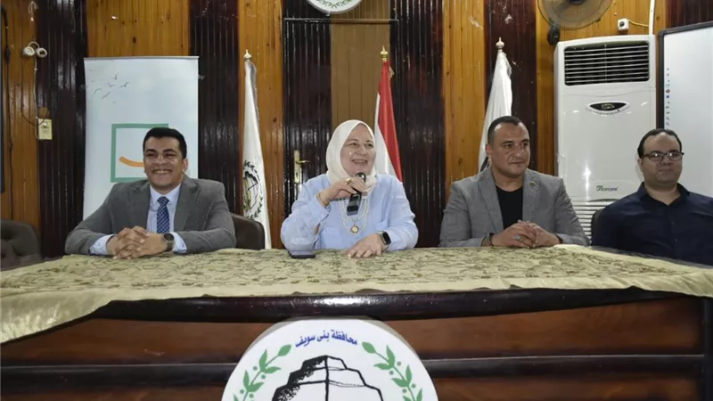 توزيع حقائب وأدوات مدرسية لأبناء الأسر من حياة كريمة ببنى سويف