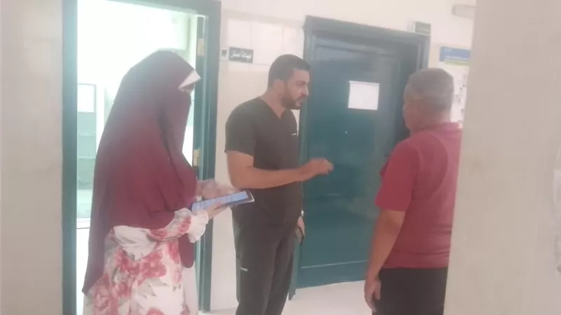 مديرالإدارةالصحيةبسفاجا يتفقد وحدة النصر85ويشيد بجهودالفرق الطبية