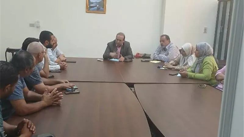 نتائج إيجابية فى اجتماع رئيس جهاز الفيوم الجديد بالمكاتب الهندسية صور