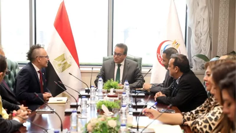 وزير الصحة يبحث تعزيز التعاون في مجال الأمراض النادرة والوراثية