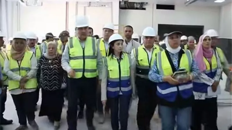 وزير قطاع الأعمال يتفقد مشروع تطوير مجمع مصانع الغزل بكفر الدوار