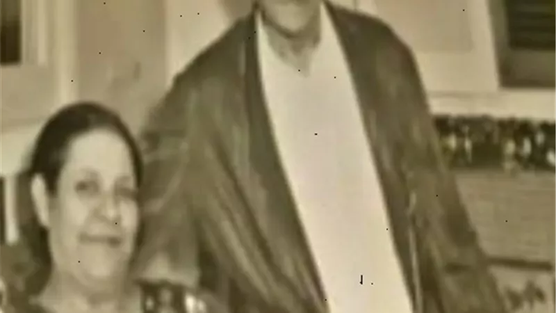 توفى حزناً على زوجته..أخر لحظات عبد الوارث عسر قبل وفاته