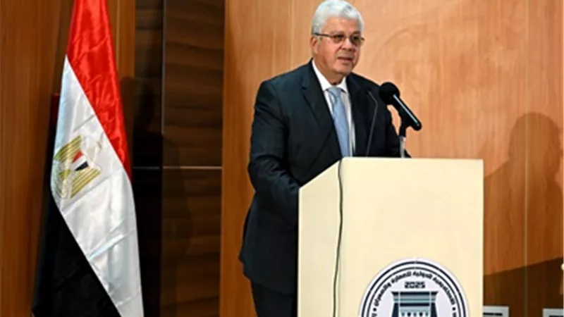 أيمن عاشور: الأكاديمية الدولية للعمارة تهدف إلى تأسيس مركز تنويري بمصر