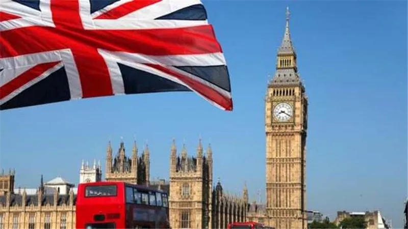 انخفاض نمو الأجور في بريطانيا لأدنى مستوى منذ 2022