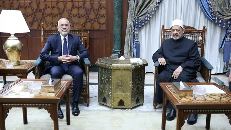 الإمام الأكبر يستقبل السفير اليوناني لدى القاهرة