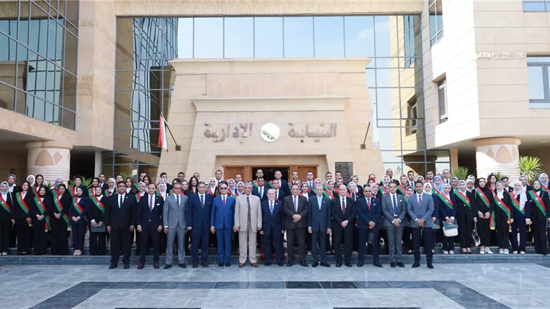 رئيس هيئة النيابة الإدارية يلتقي المعاونين الجدد عقب حلف اليمين
