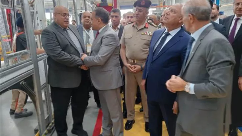 الصالحية الجديدة تستقبل وزير الصناعة لأفتتاح مصنع الحافلات الكهربائية