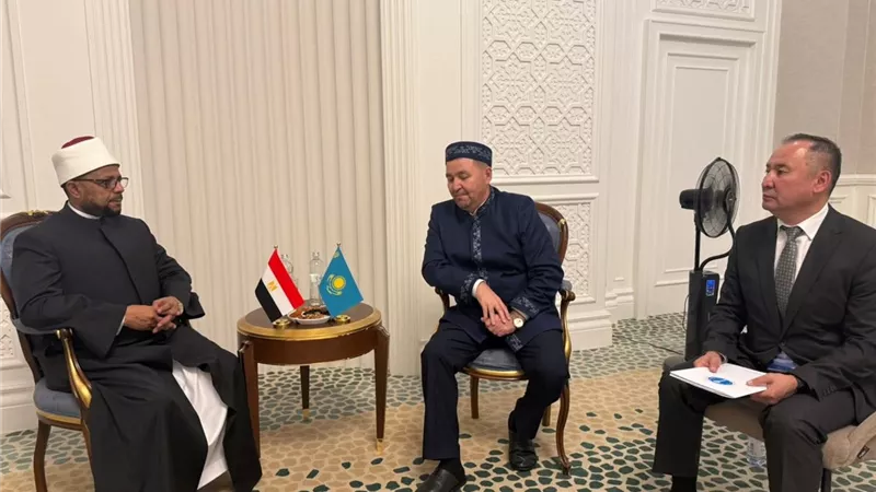 الأمين العام يناقش مع نائب مفتي كازاخستان ملف الوافدين والبعوث
