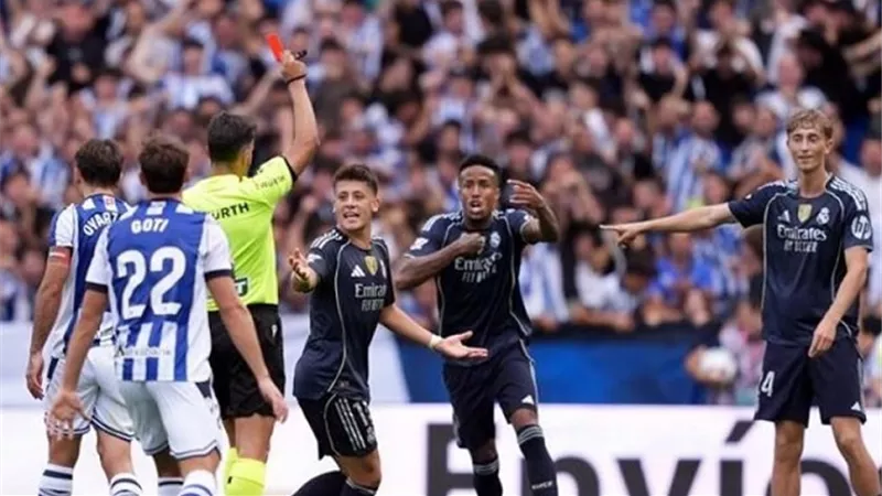 إيقاف لاعب ريال مدريد مباراة واحدة بعد طرده أمام سوسيداد
