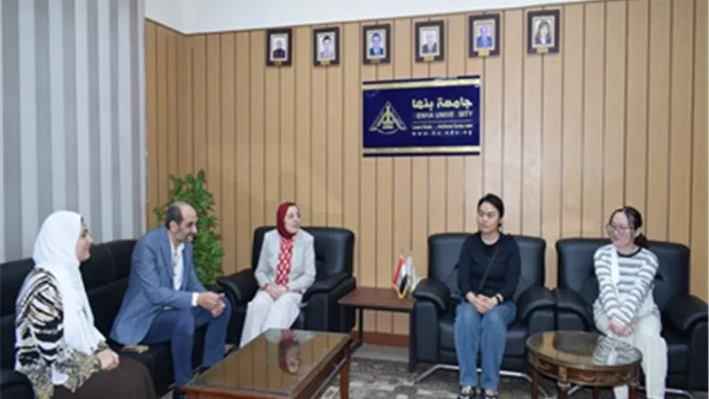 جامعة بنها تستقبل خبيرين صينيين لتدريس اللغة الصينية بكلية الآداب