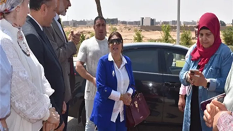 تكريم رئيس جامعة مدينة السادات لإنتهاء فترة رئاستها