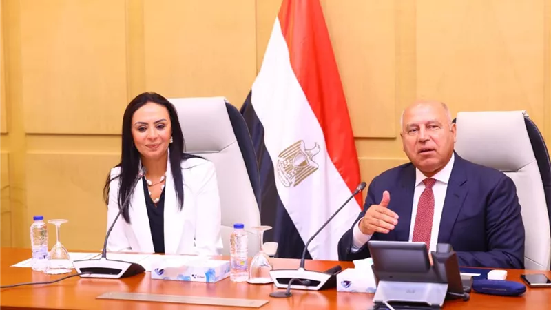 الوزير يشيد بدور وزارة التضامن في دعم تخفيضات النقل للفئات المستحقة