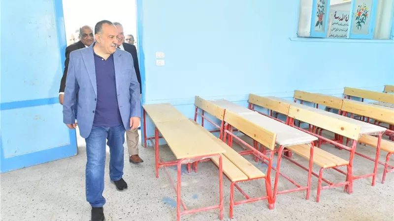 مدير تعليم أسيوط يعلن دعم المحافظة بـ 25 الف مقعد للمدارس الجديدة
