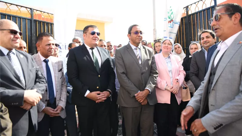 محافظ قنا يفتتح مدرسة نجع الرماش الابتدائية بقرية كرم عمران