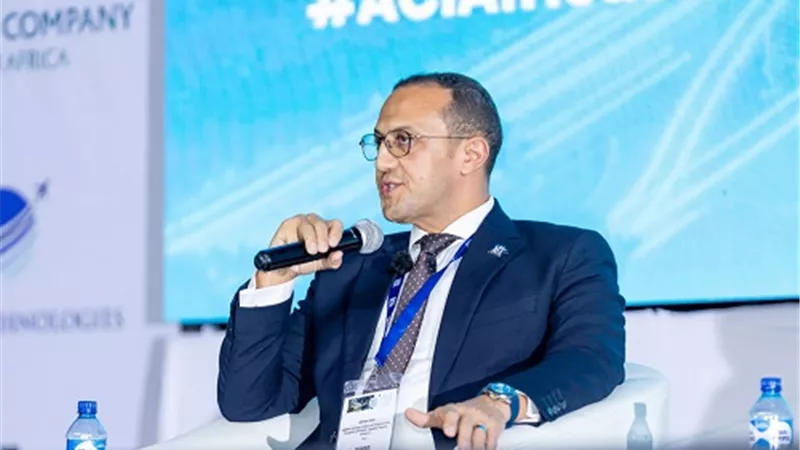 عرب: مضاعفة الطاقة الاستيعابية لمطار القاهرة