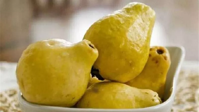 الجوافة بقشرتها وبذورها .. فوائد صحية لا تُقدّر بثمن