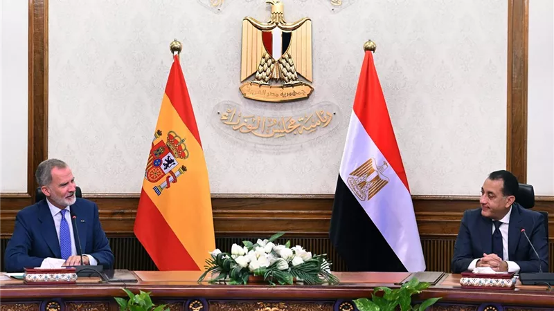 ملك أسبانيا يؤكد دور مصر المهم في المنطقة