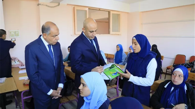 المحافظ: التعليم ركيزة التنمية والمجتمع المدني