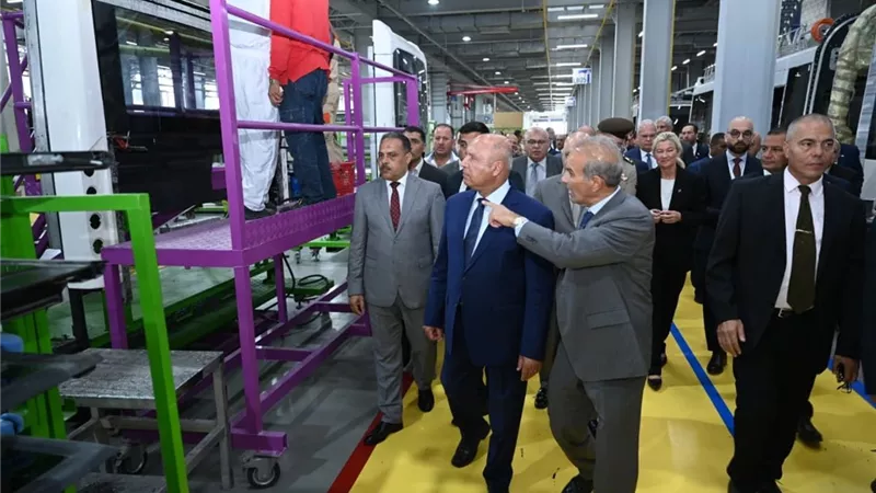 الوزير: ندرس زيادة مصانع زجاج السيارات لخدمة السوق والتصدير