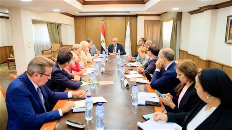 عبد اللطيف: نطمح لشراكة أقوى مع فرنسا في التعليم