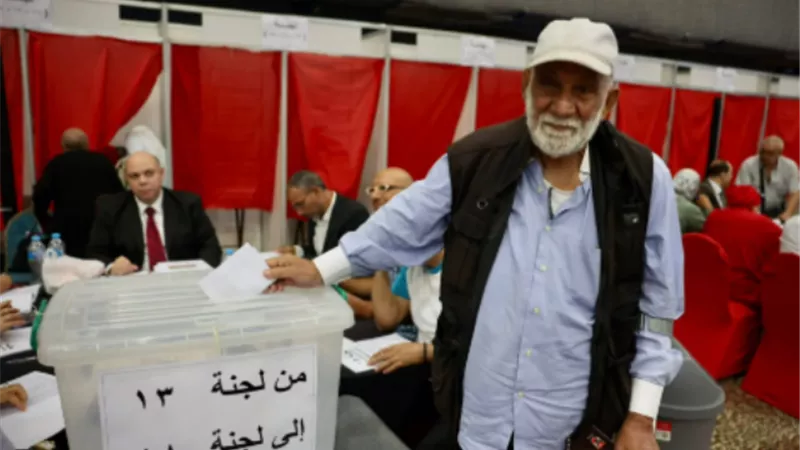 إقبال كثيف من أعضاء الأهلي للتصويت في 