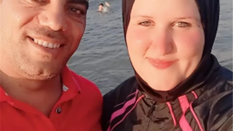 أب يقتل أبناءه الثلاثه ويصيب زوجته ويلقي نفسه أسفل عجلات القطار