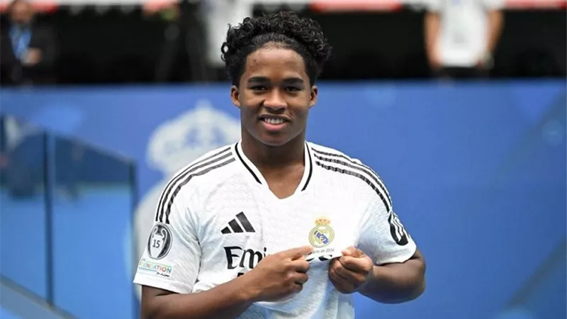 البرازيلى إندريك يعود لقائمة ريال مدريد أمام إسبانيول غدا