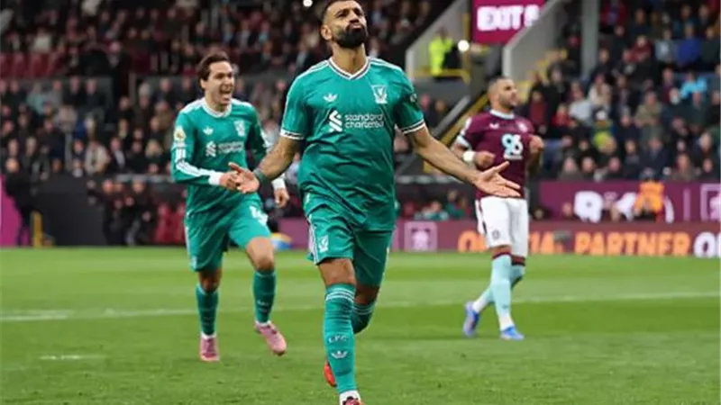 ليفربول يتسلح بـ محمد صلاح أمام إيفرتون.. تشكيل الريدز المتوقع