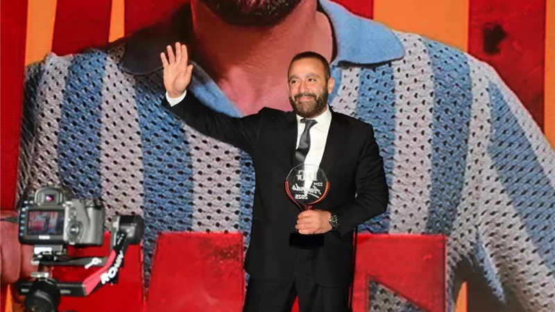 السقا يفوز بجائزة افضل ممثل سينما عن فيلم أحمد وأحمد من دير جيست