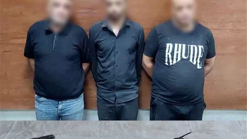 القبض على المتهمين بالنصب على صاحب محل بأسلوب انتحال الصفة