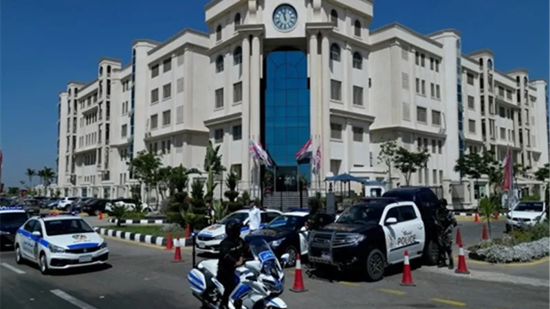 الداخلية : تواجد أمنى مُكثف بمحيط المدارس والمعاهد والجامعات